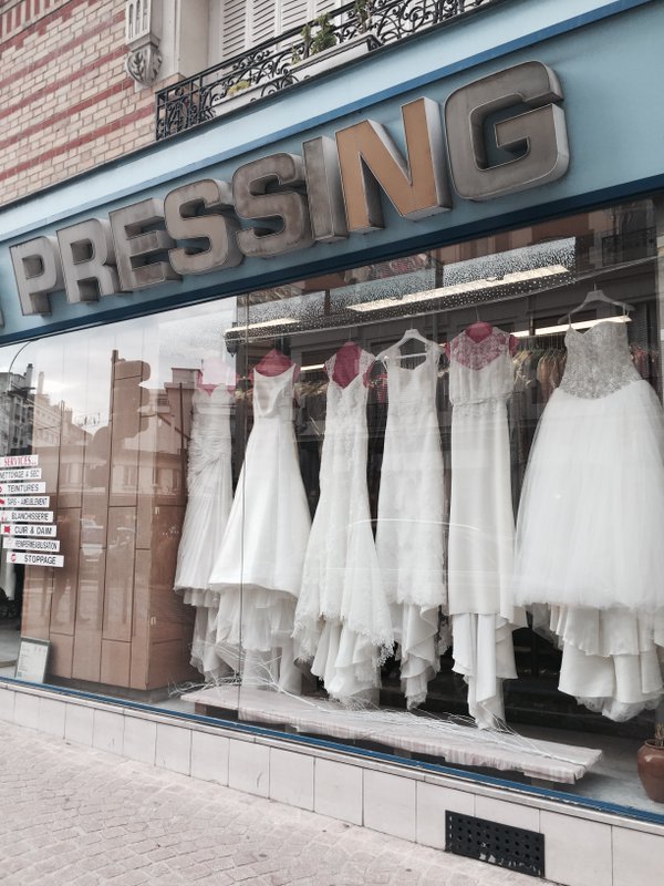I’m early, so I take detours and walk past a dry cleaner. Is this actually where wedding dresses get washed ? https://t.co/tSfFMqz7dU